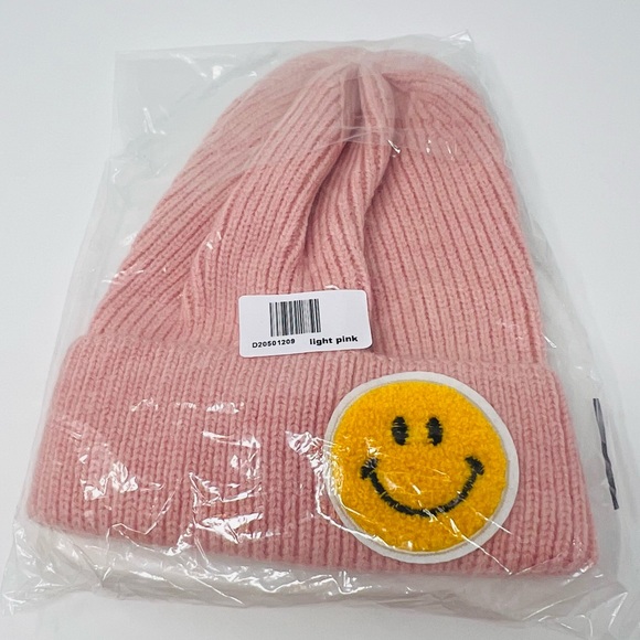 NWT Smiley Face Knit Winter Hat, Light Pink, One Size - Picture 2 of 4